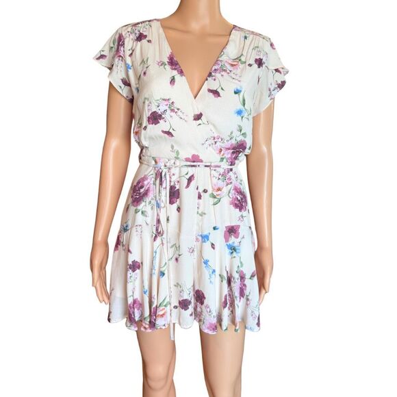 Altar’d State Cream Floral V-Neck Romper Small - Picture 2 of 6